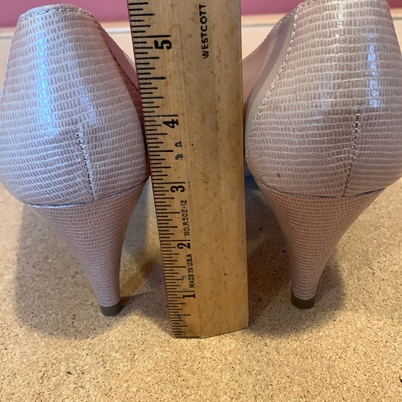 Bandolino  Tan Shoes 7 1/2 M - Picture 9 of 9